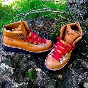 Danner Mountain Light Cascade - Size 10 Women